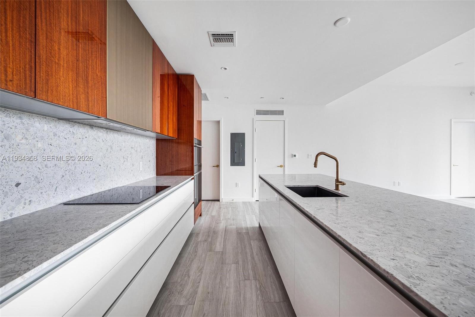 2678 Tigertail Ave #404, Miami FL 33133