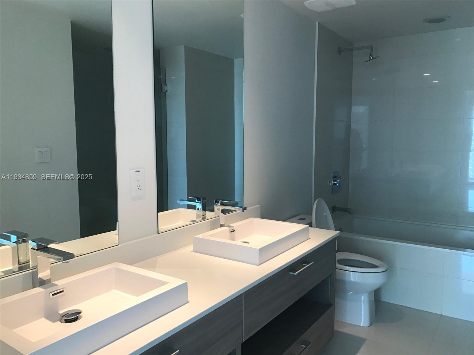 1300 S Miami Ave #2406, Miami FL 33130