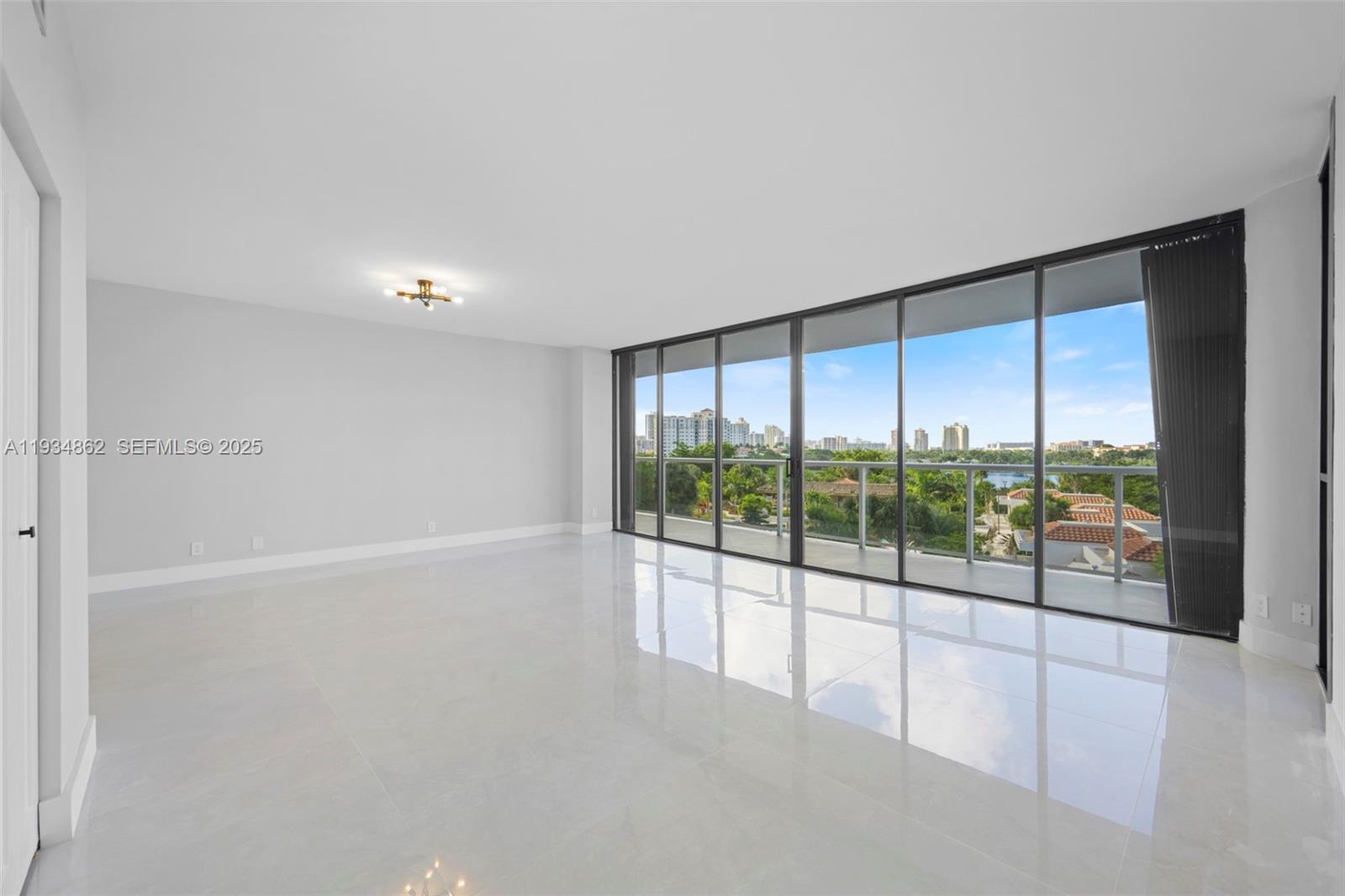 20281 E Country Club Dr #501, Aventura FL 33180