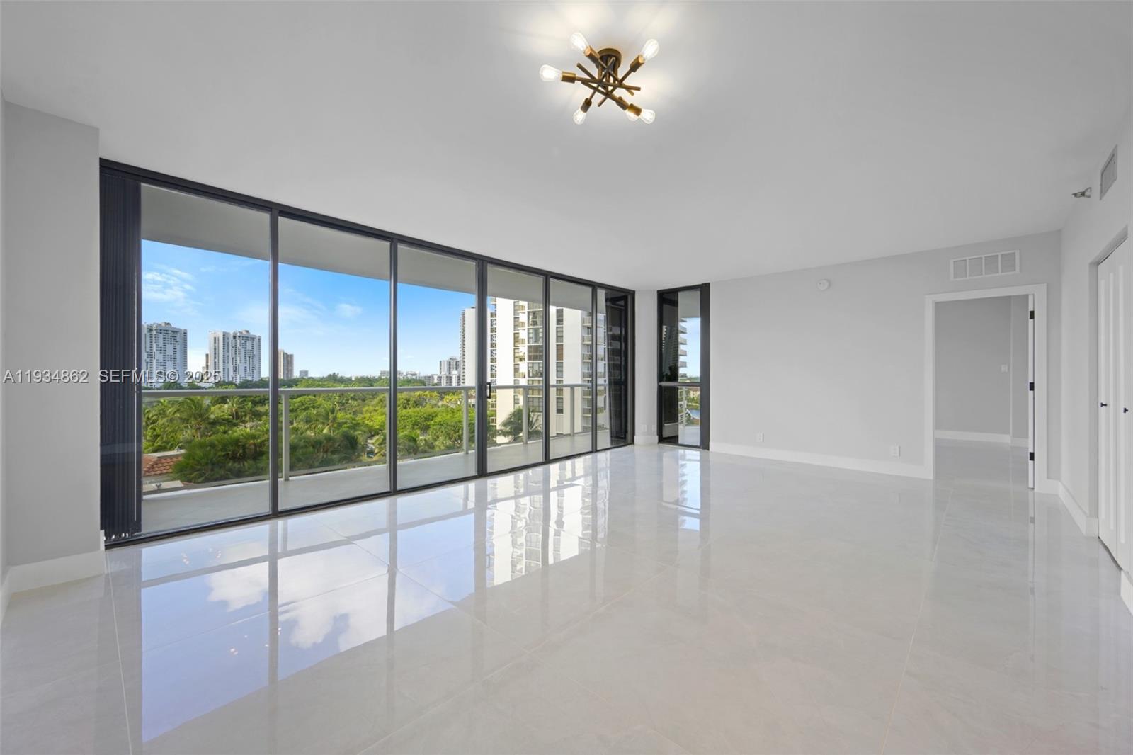 20281 E Country Club Dr #501, Aventura FL 33180
