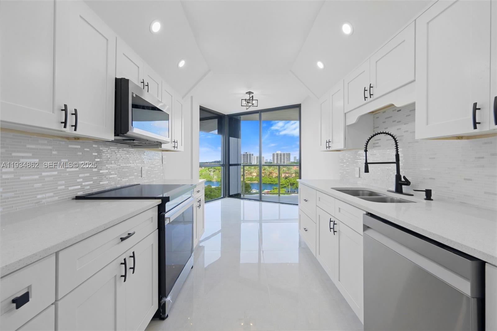 20281 E Country Club Dr #501, Aventura FL 33180