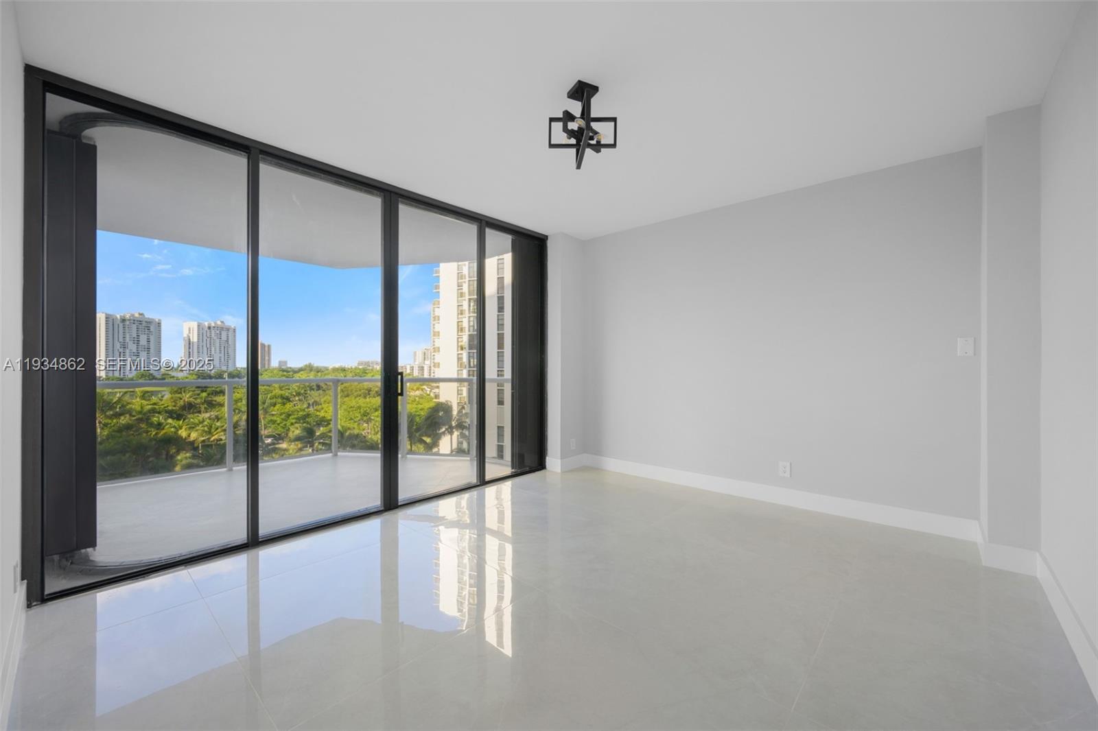 20281 E Country Club Dr #501, Aventura FL 33180