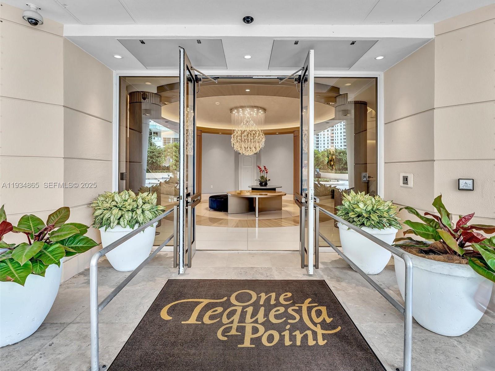 888 Brickell Key Dr #912, Miami FL 33131