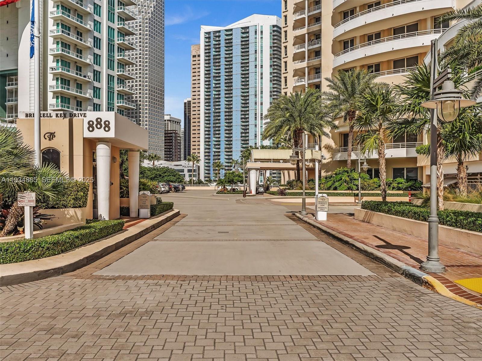 888 Brickell Key Dr #912, Miami FL 33131