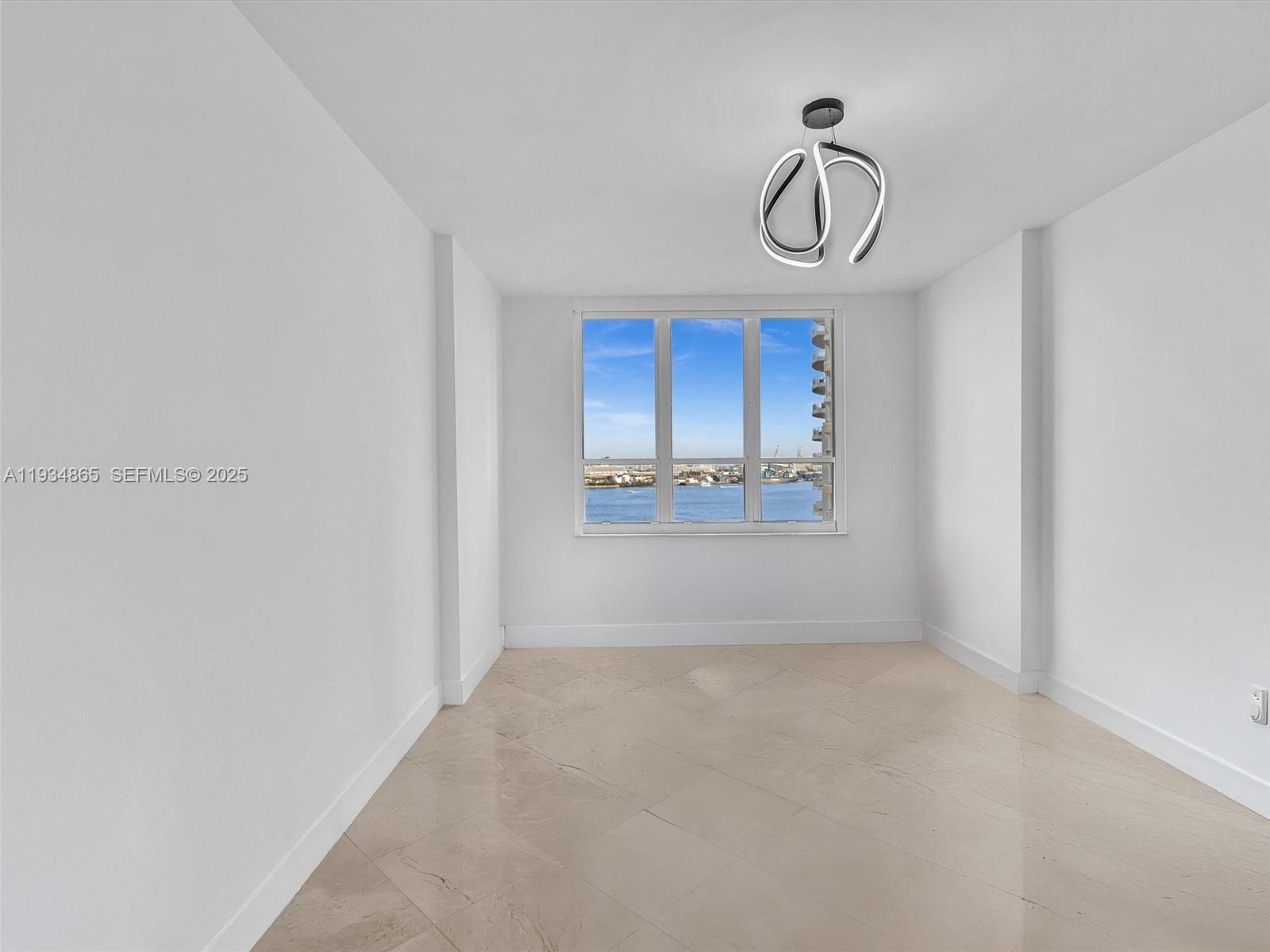 888 Brickell Key Dr #912, Miami FL 33131