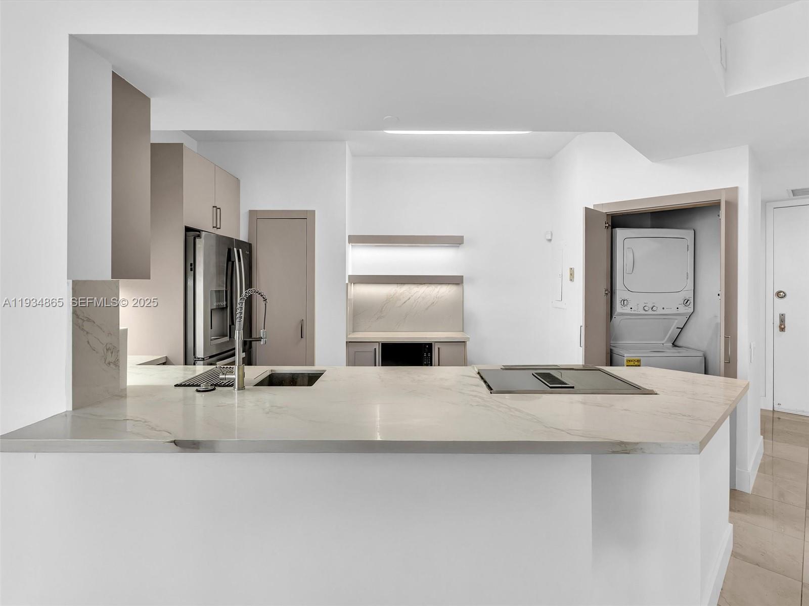 888 Brickell Key Dr #912, Miami FL 33131