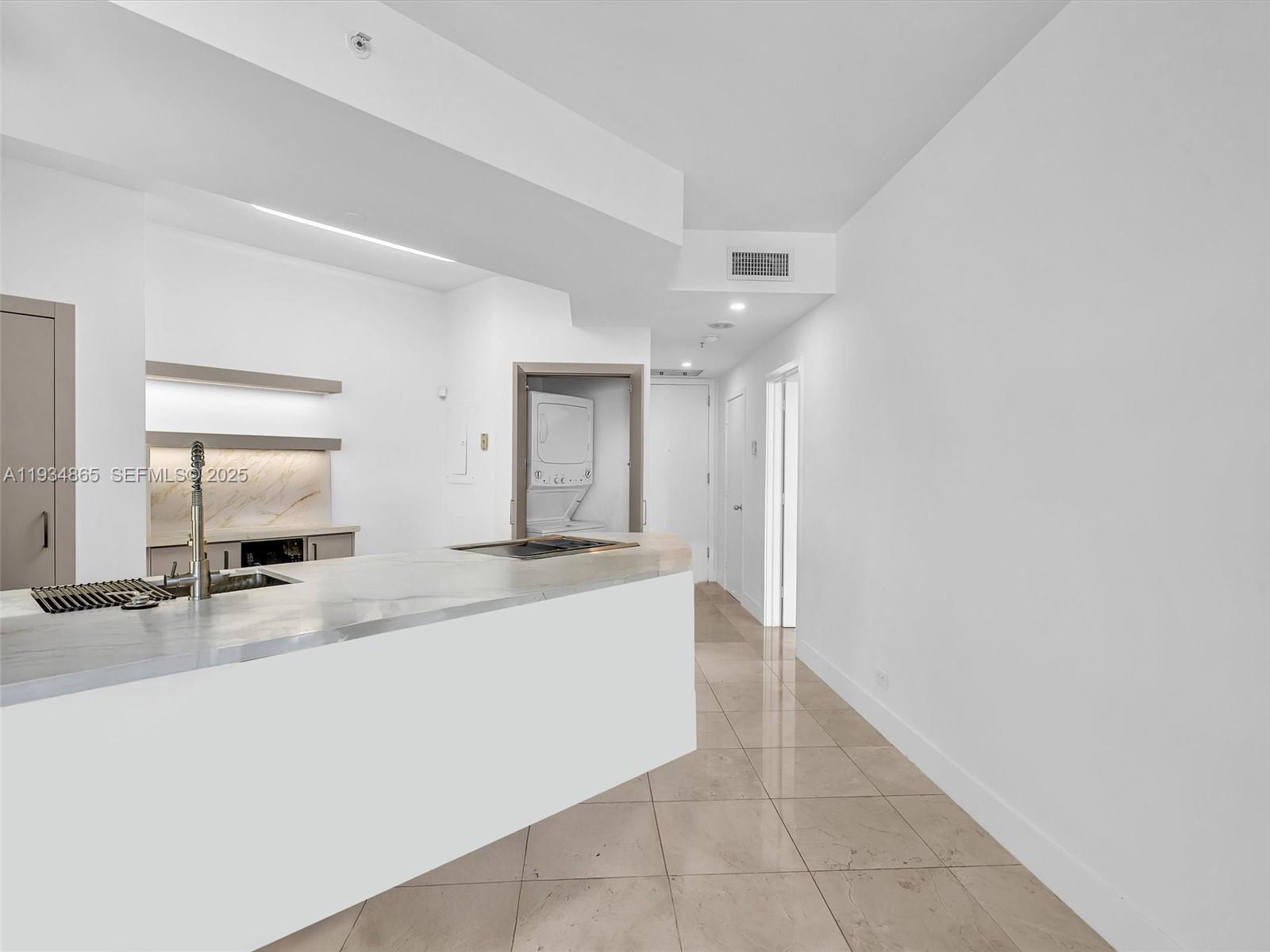 888 Brickell Key Dr #912, Miami FL 33131