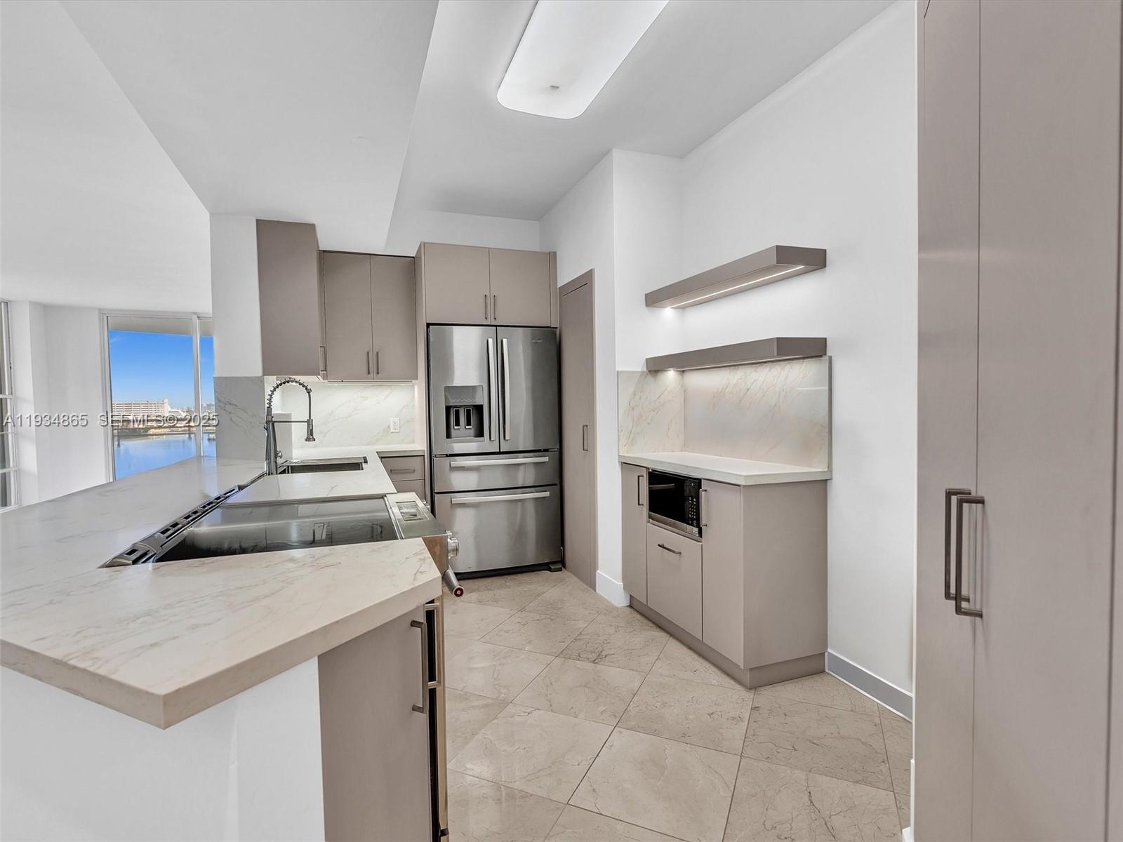 888 Brickell Key Dr #912, Miami FL 33131