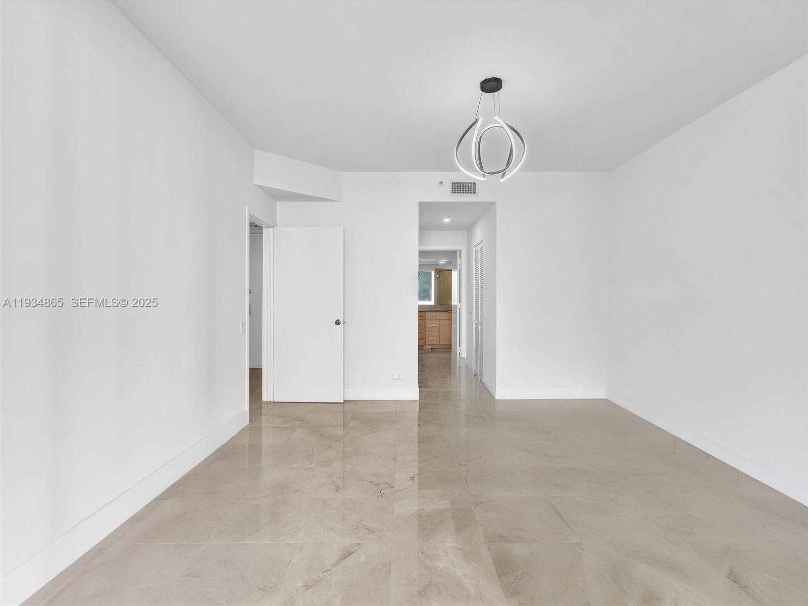 888 Brickell Key Dr #912, Miami FL 33131