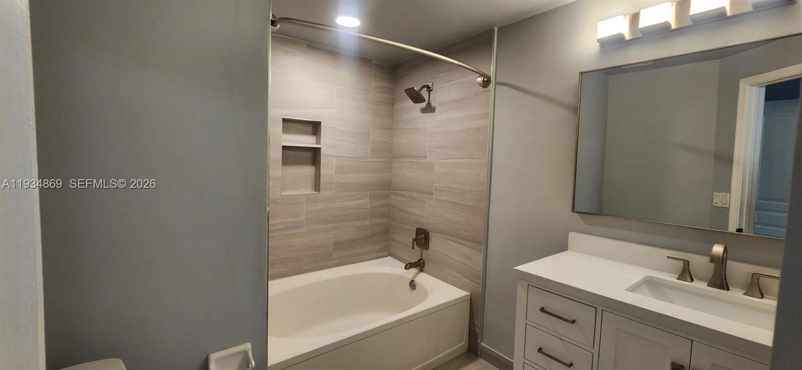 211 Mallory Ct #211, Weston FL 33326
