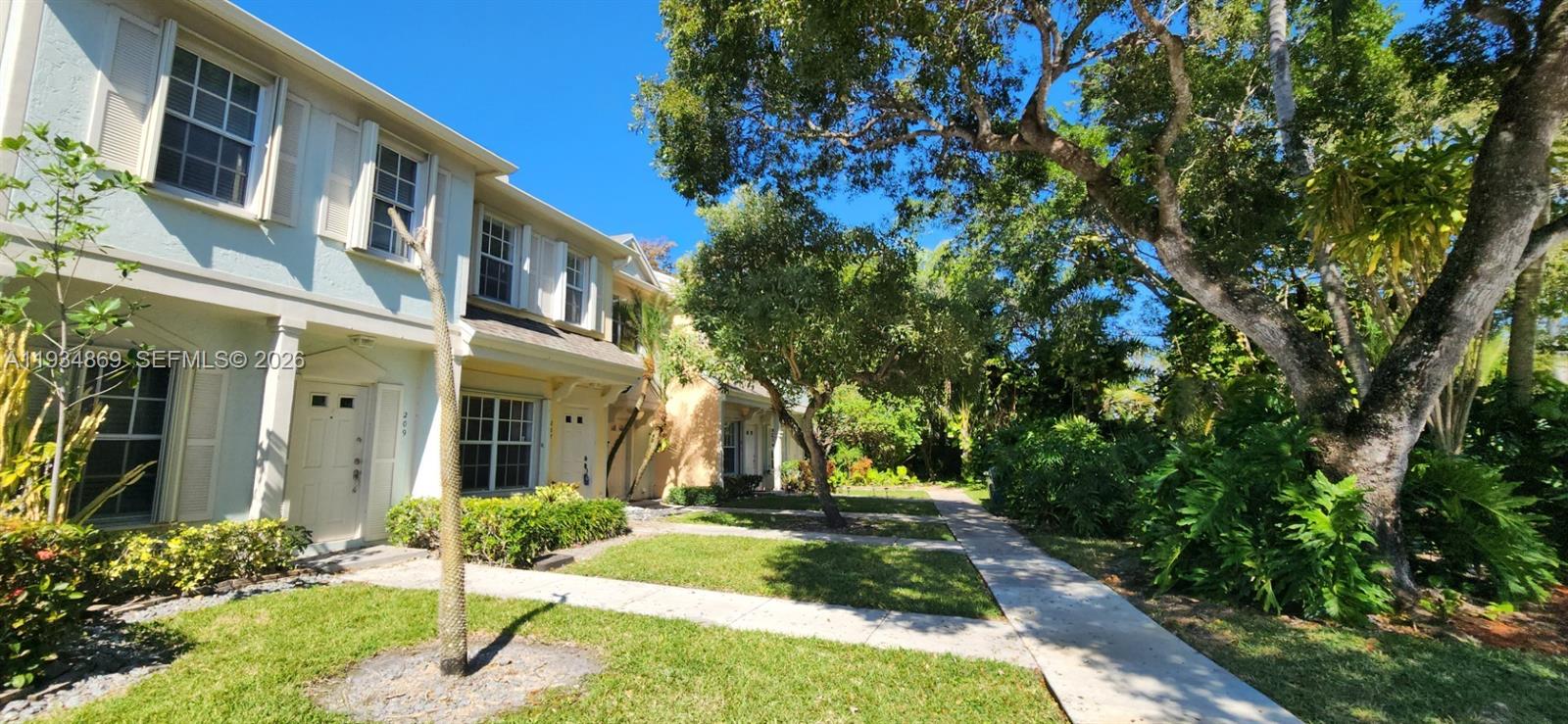 211 Mallory Ct #211, Weston FL 33326