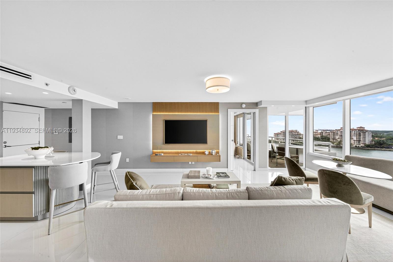 400 S Pointe Dr #1501, Miami Beach FL 33139