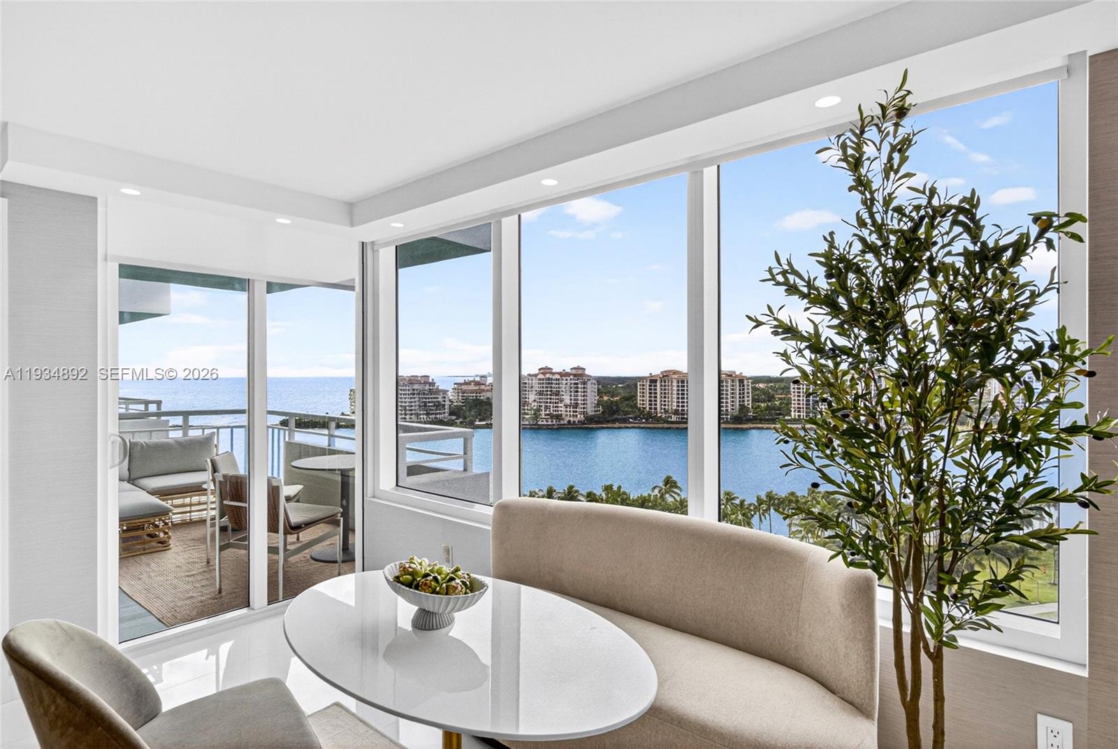 400 S Pointe Dr #1501, Miami Beach FL 33139