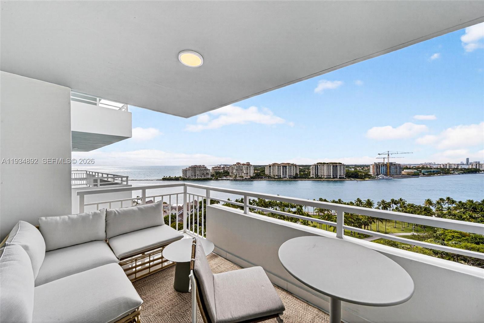 400 S Pointe Dr #1501, Miami Beach FL 33139