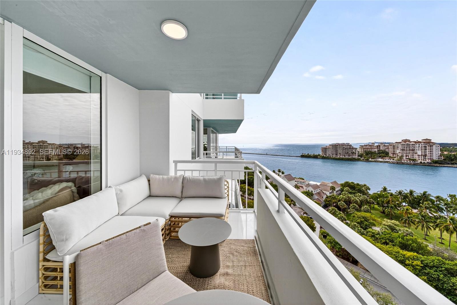 400 S Pointe Dr #1501, Miami Beach FL 33139