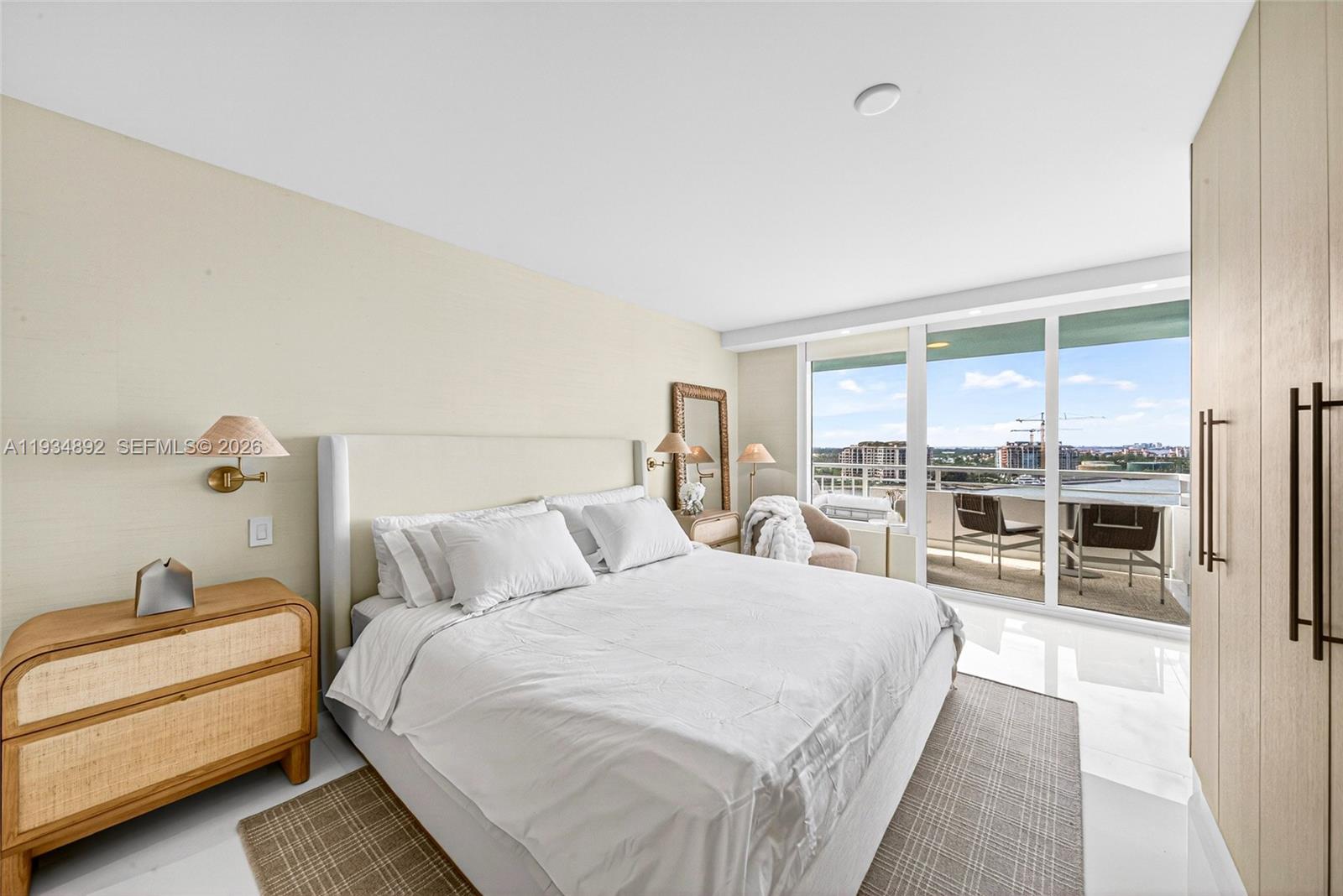 400 S Pointe Dr #1501, Miami Beach FL 33139