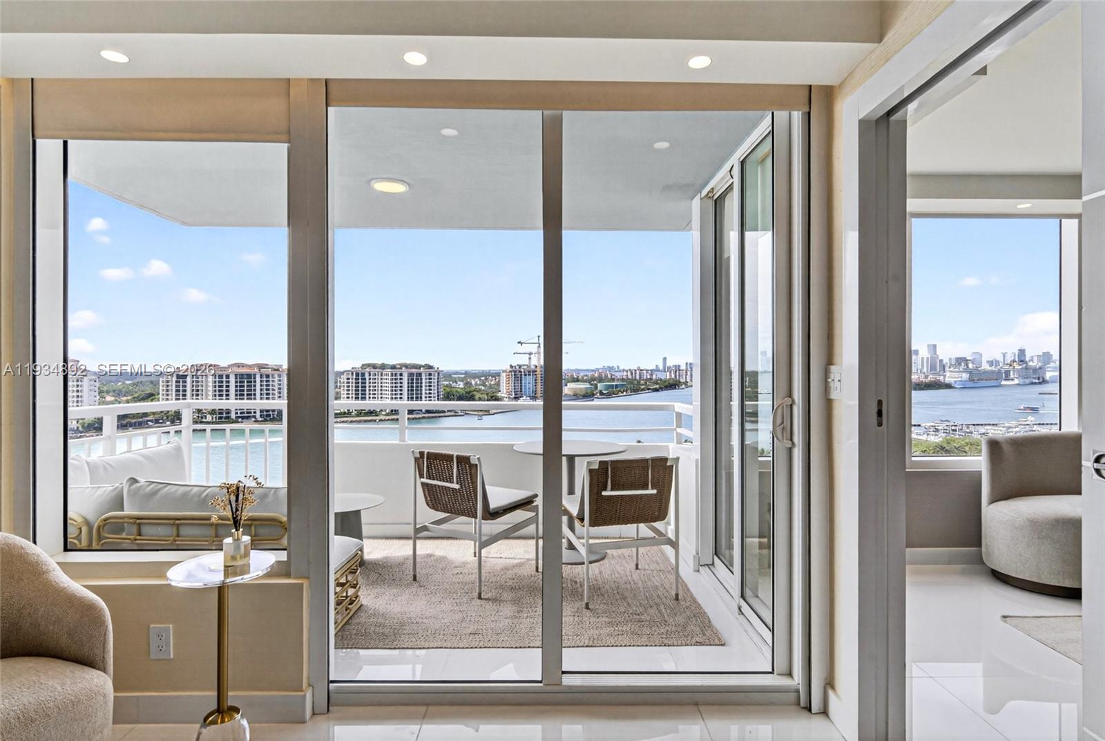 400 S Pointe Dr #1501, Miami Beach FL 33139