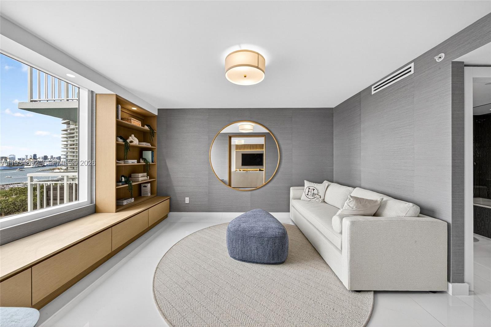 400 S Pointe Dr #1501, Miami Beach FL 33139