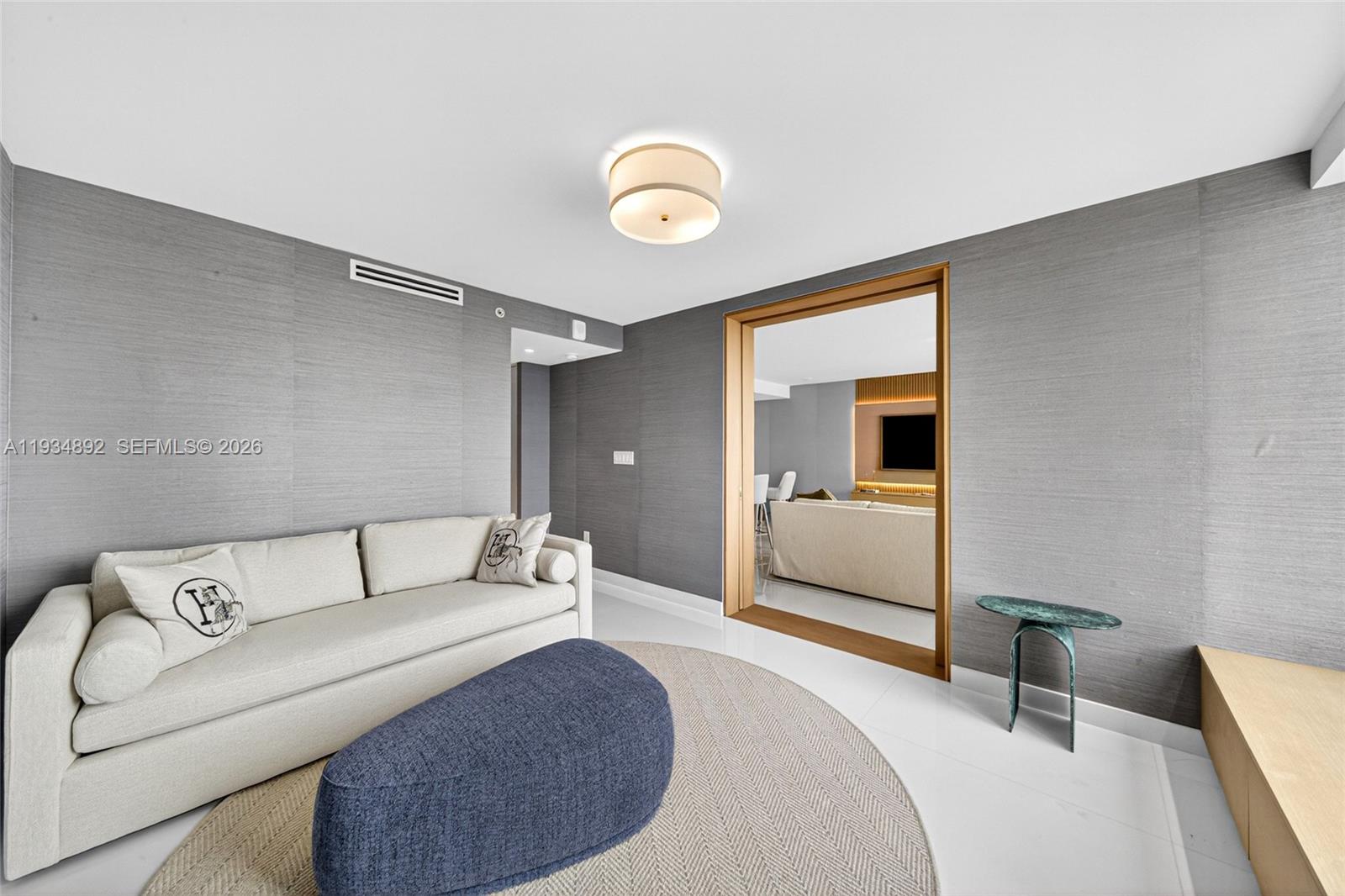 400 S Pointe Dr #1501, Miami Beach FL 33139