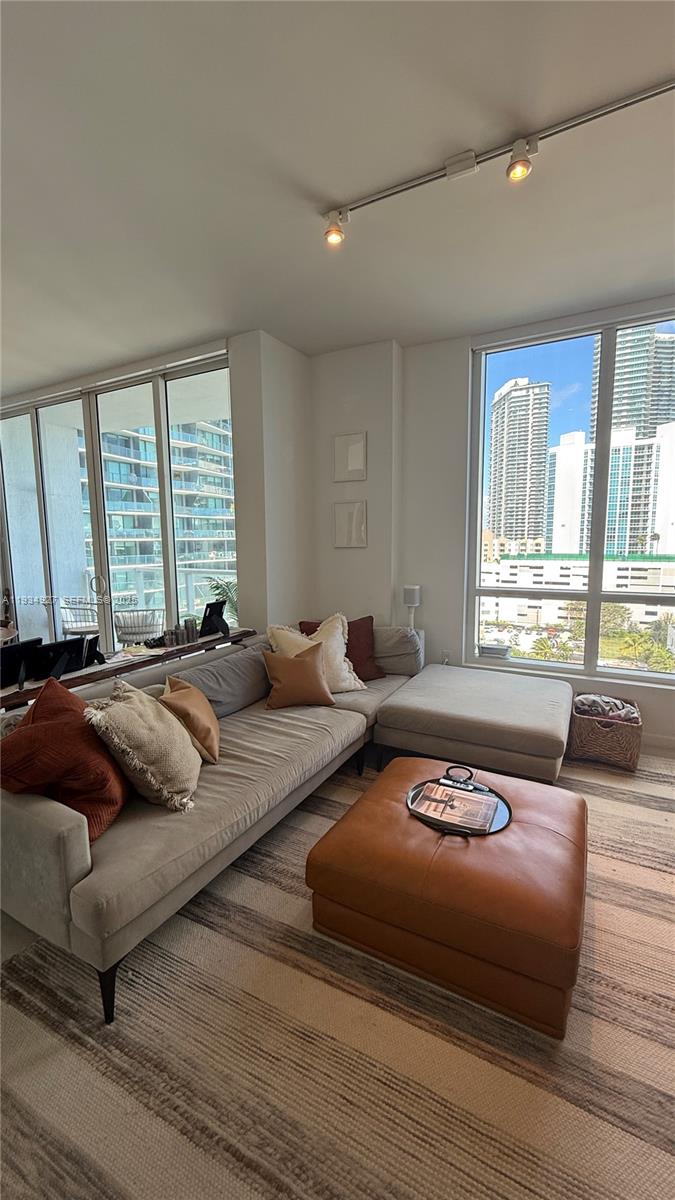 601 NE 27th #1003, Miami FL 33137