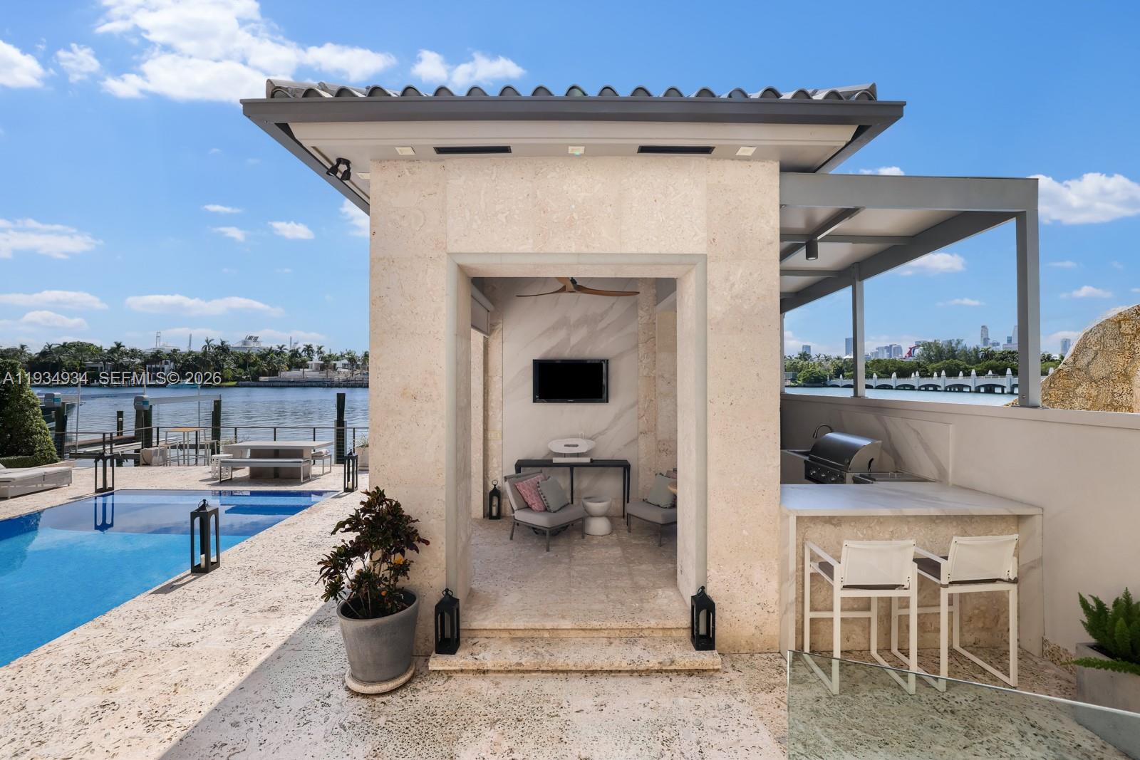 176 S Hibiscus Drive, Miami Beach FL 33139