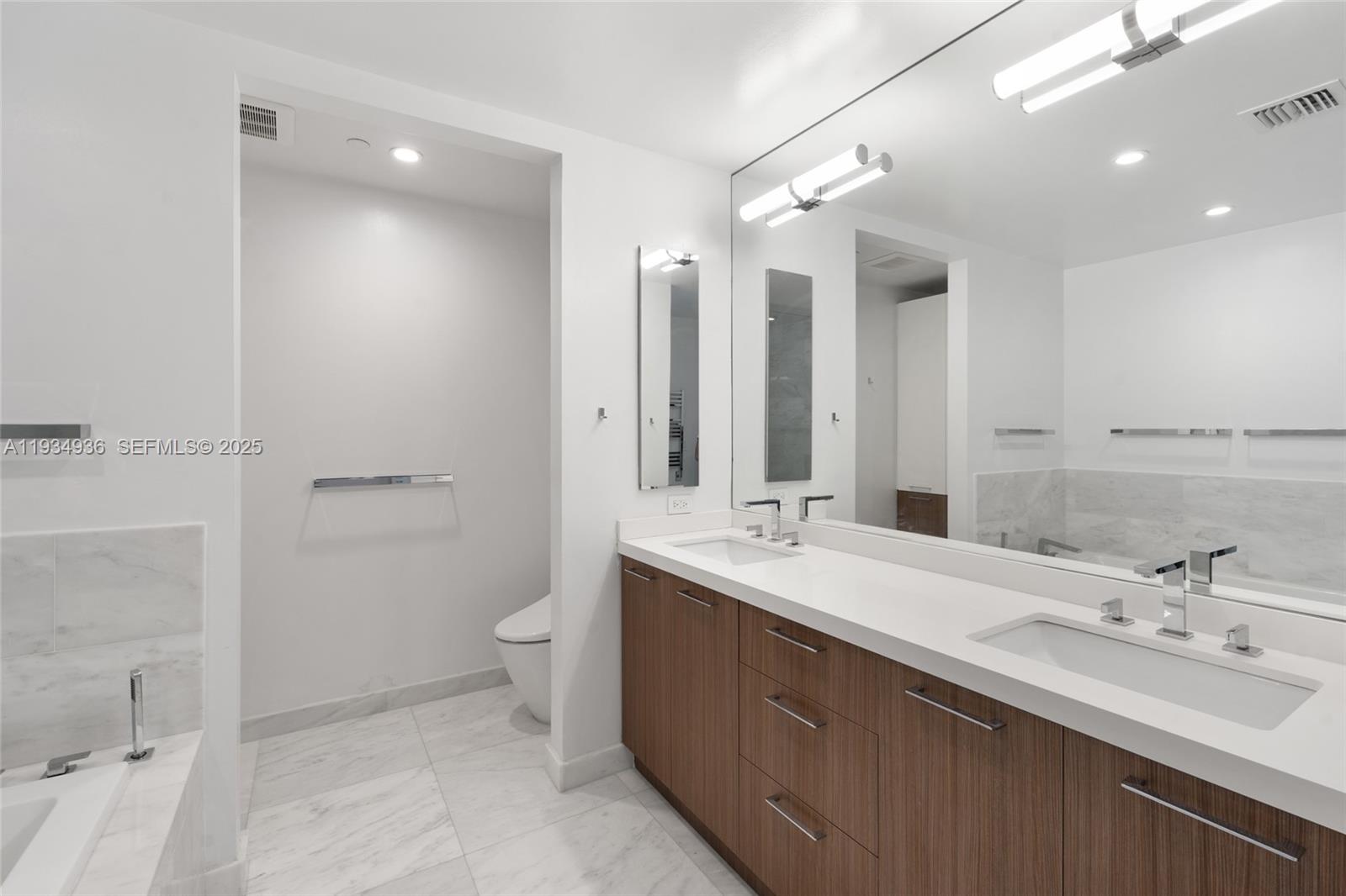 1425 Brickell Ave #47B, Miami FL 33131