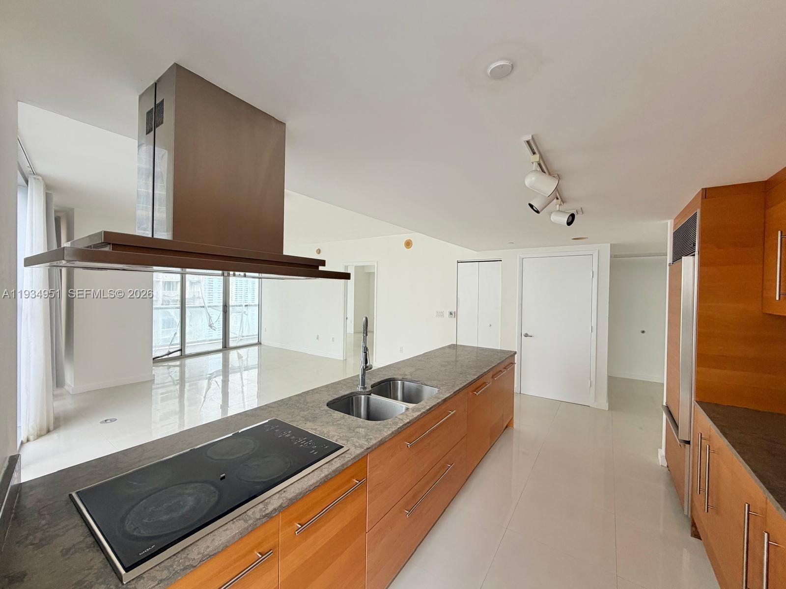 495 Brickell Ave #2610, Miami FL 33131