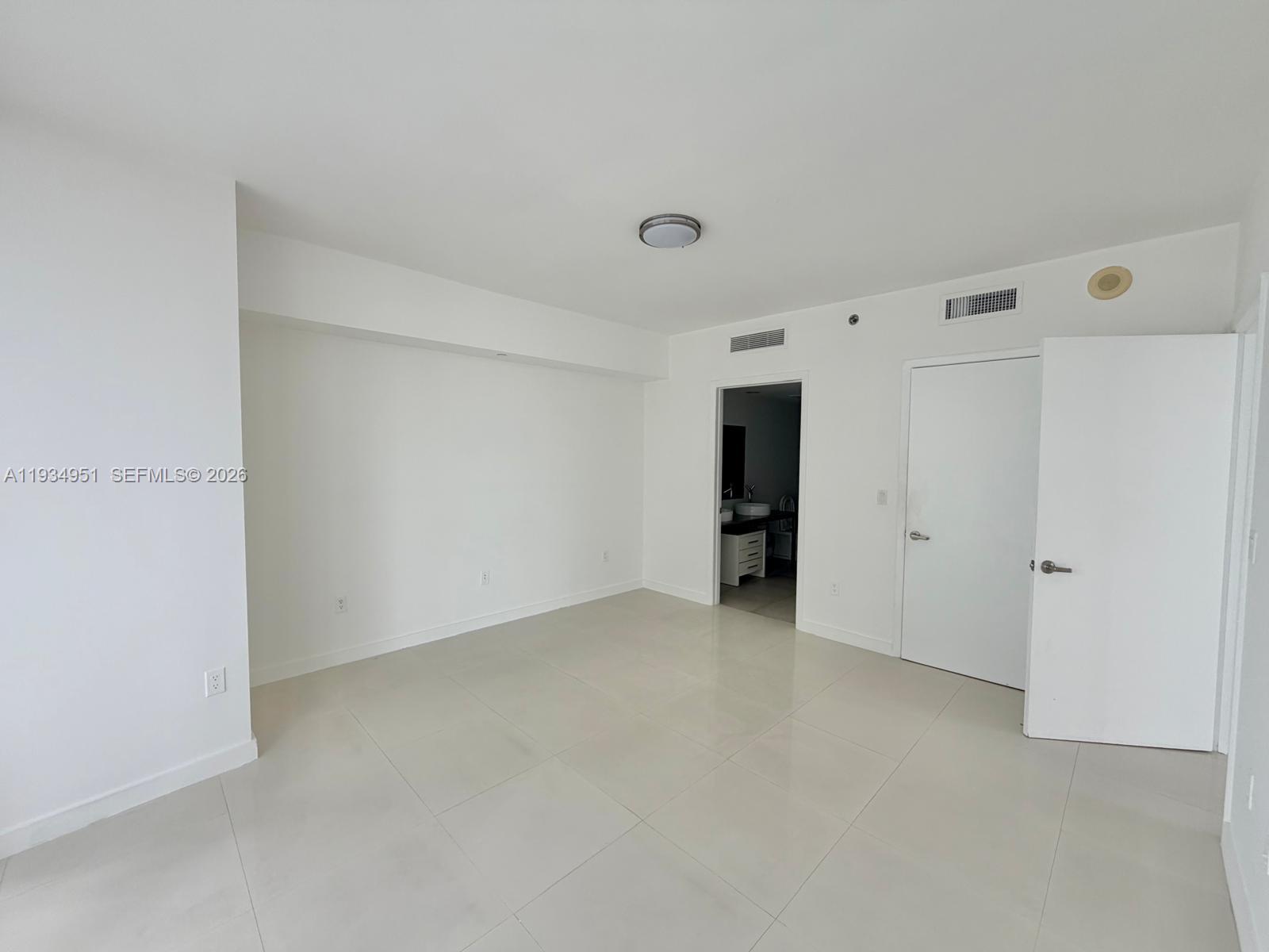 495 Brickell Ave #2610, Miami FL 33131