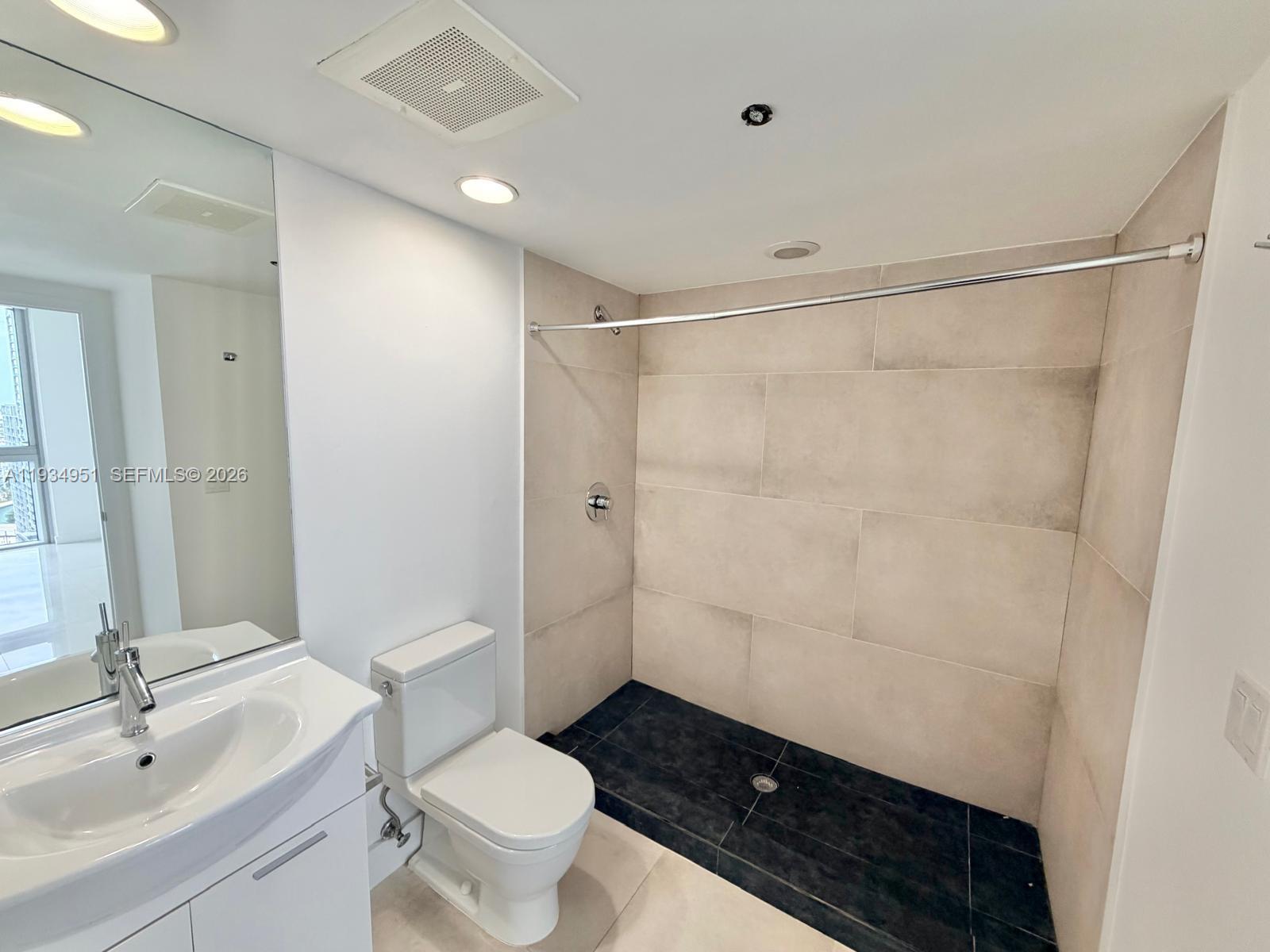 495 Brickell Ave #2610, Miami FL 33131