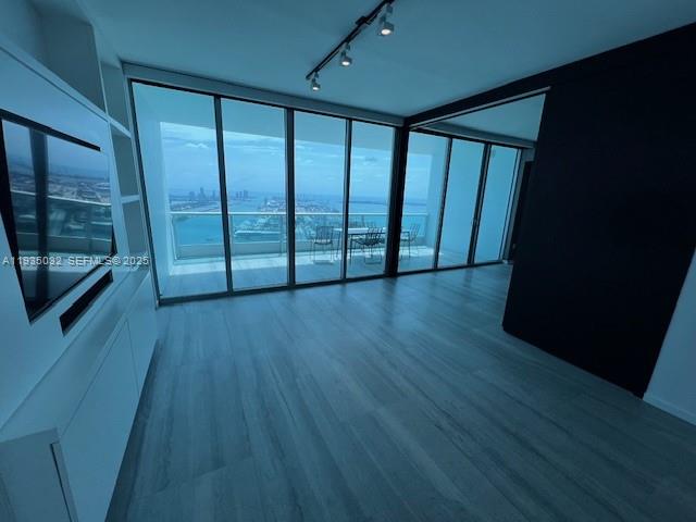 900 Biscayne Blvd #5605, Miami FL 33132