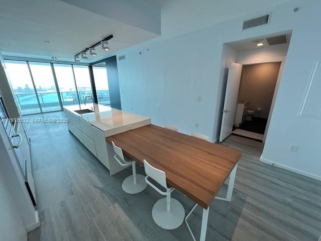 900 Biscayne Blvd #5605, Miami FL 33132