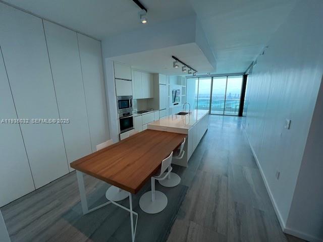 900 Biscayne Blvd #5605, Miami FL 33132