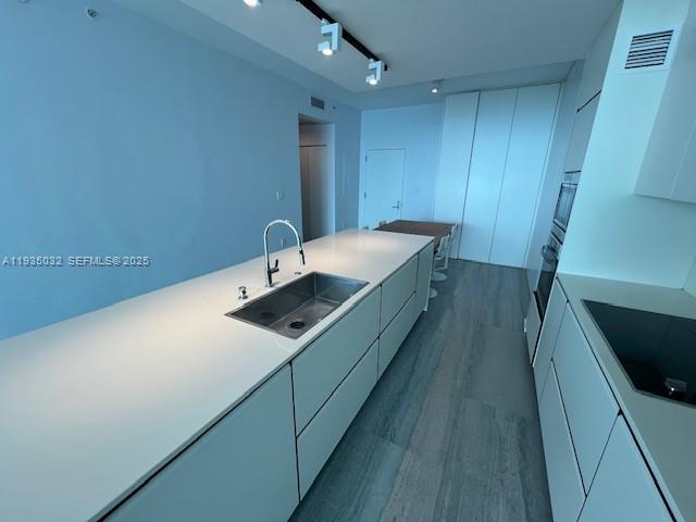 900 Biscayne Blvd #5605, Miami FL 33132