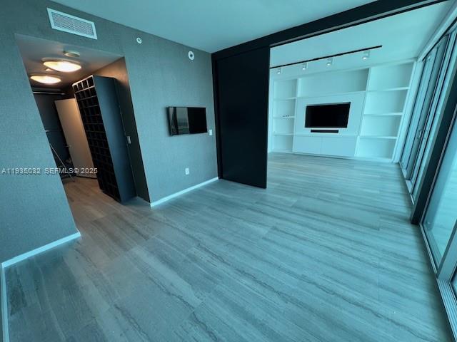 900 Biscayne Blvd #5605, Miami FL 33132