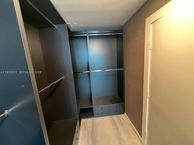 900 Biscayne Blvd #5605, Miami FL 33132