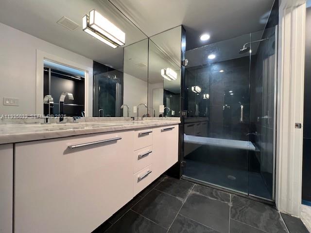 900 Biscayne Blvd #5605, Miami FL 33132