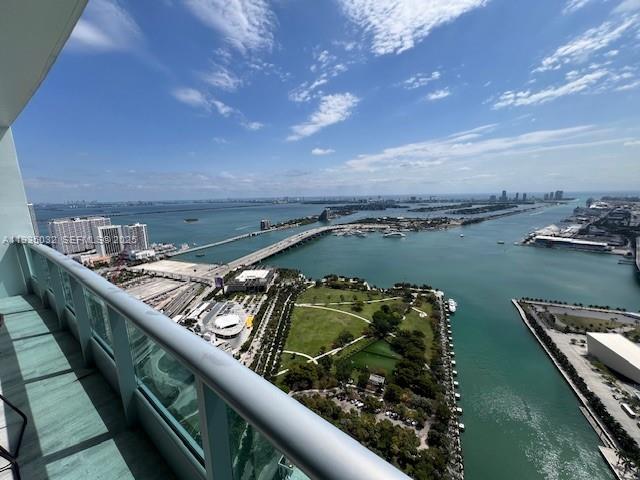 900 Biscayne Blvd #5605, Miami FL 33132