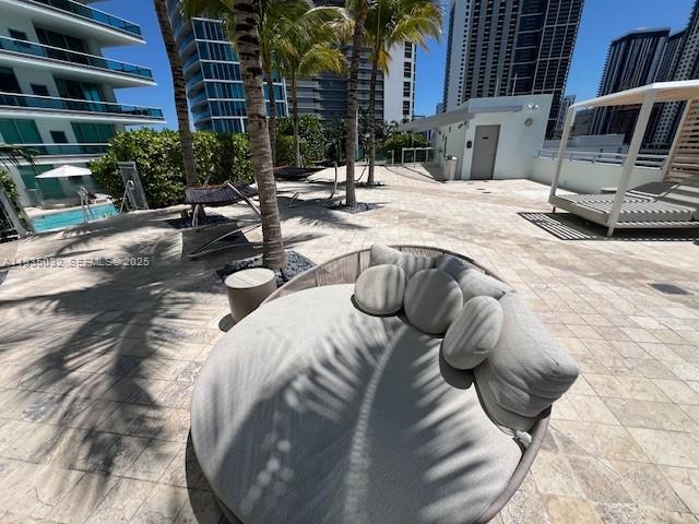 900 Biscayne Blvd #5605, Miami FL 33132