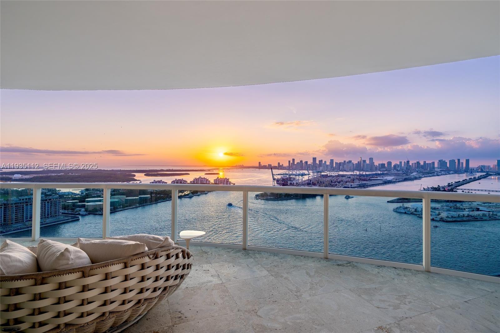 1000 S Pointe Dr #3501, Miami Beach FL 33139