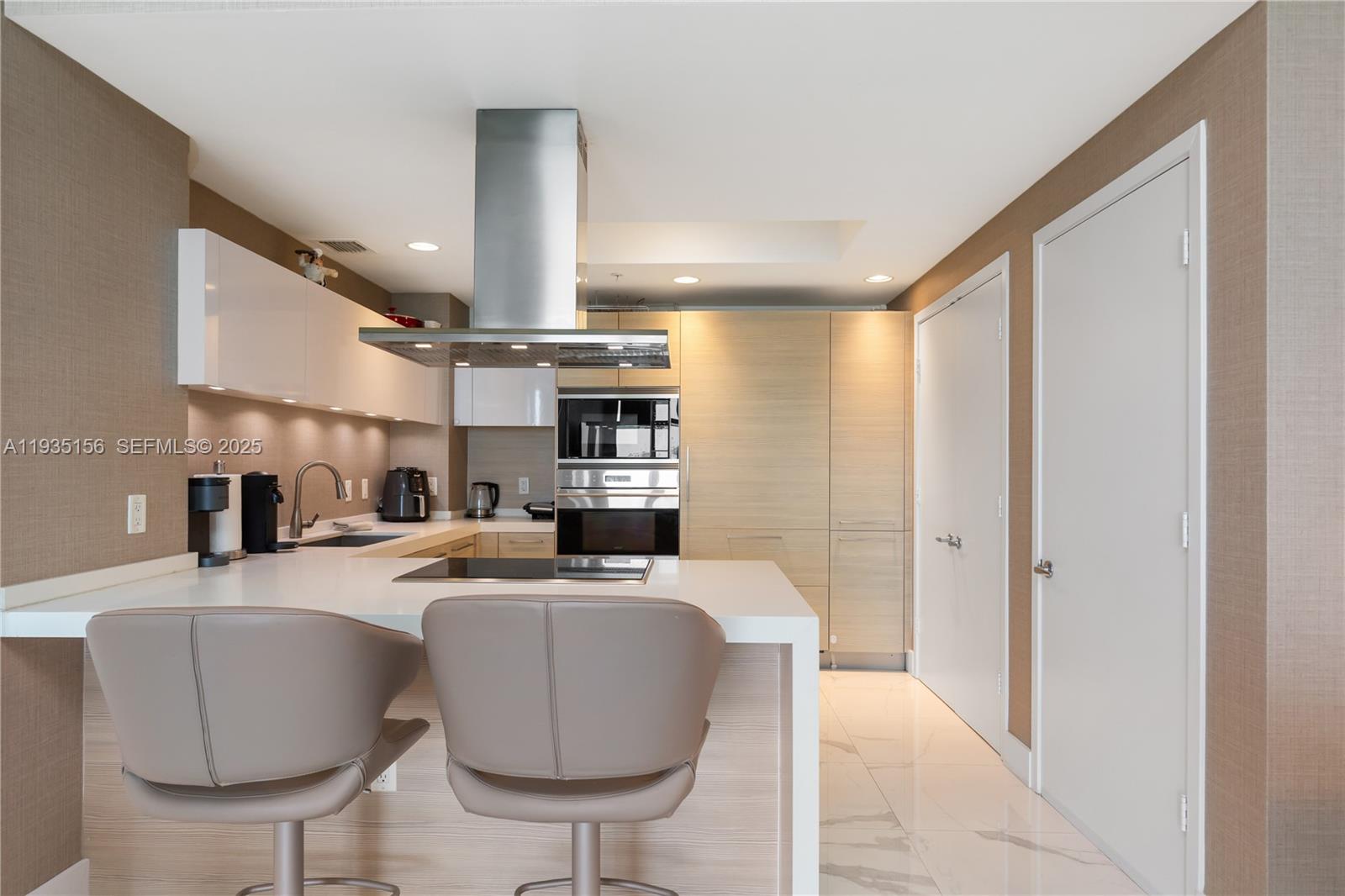 17301 Biscayne Blvd #908, North Miami Beach FL 33160