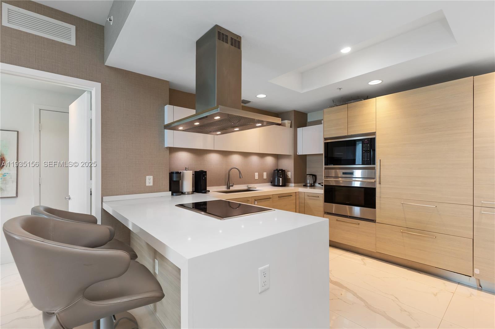 17301 Biscayne Blvd #908, North Miami Beach FL 33160