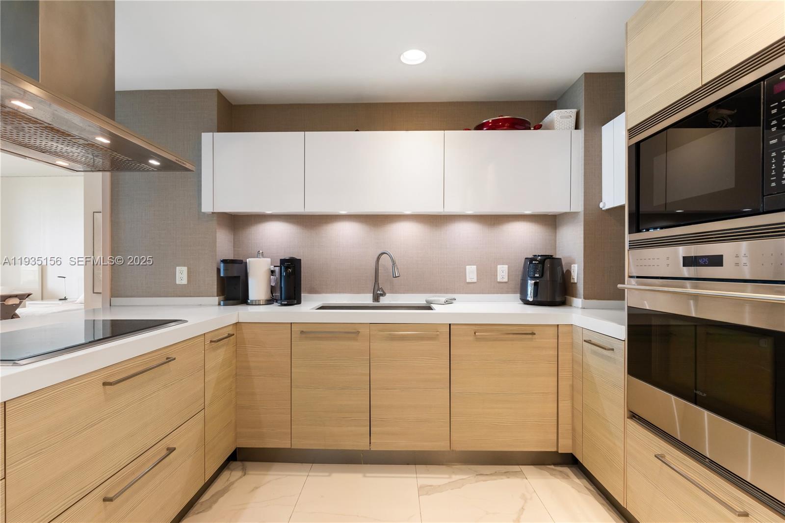 17301 Biscayne Blvd #908, North Miami Beach FL 33160