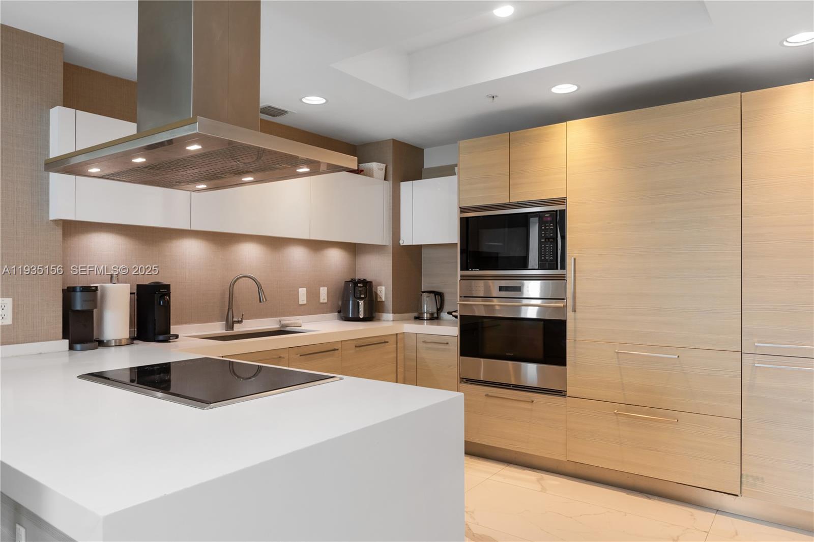 17301 Biscayne Blvd #908, North Miami Beach FL 33160