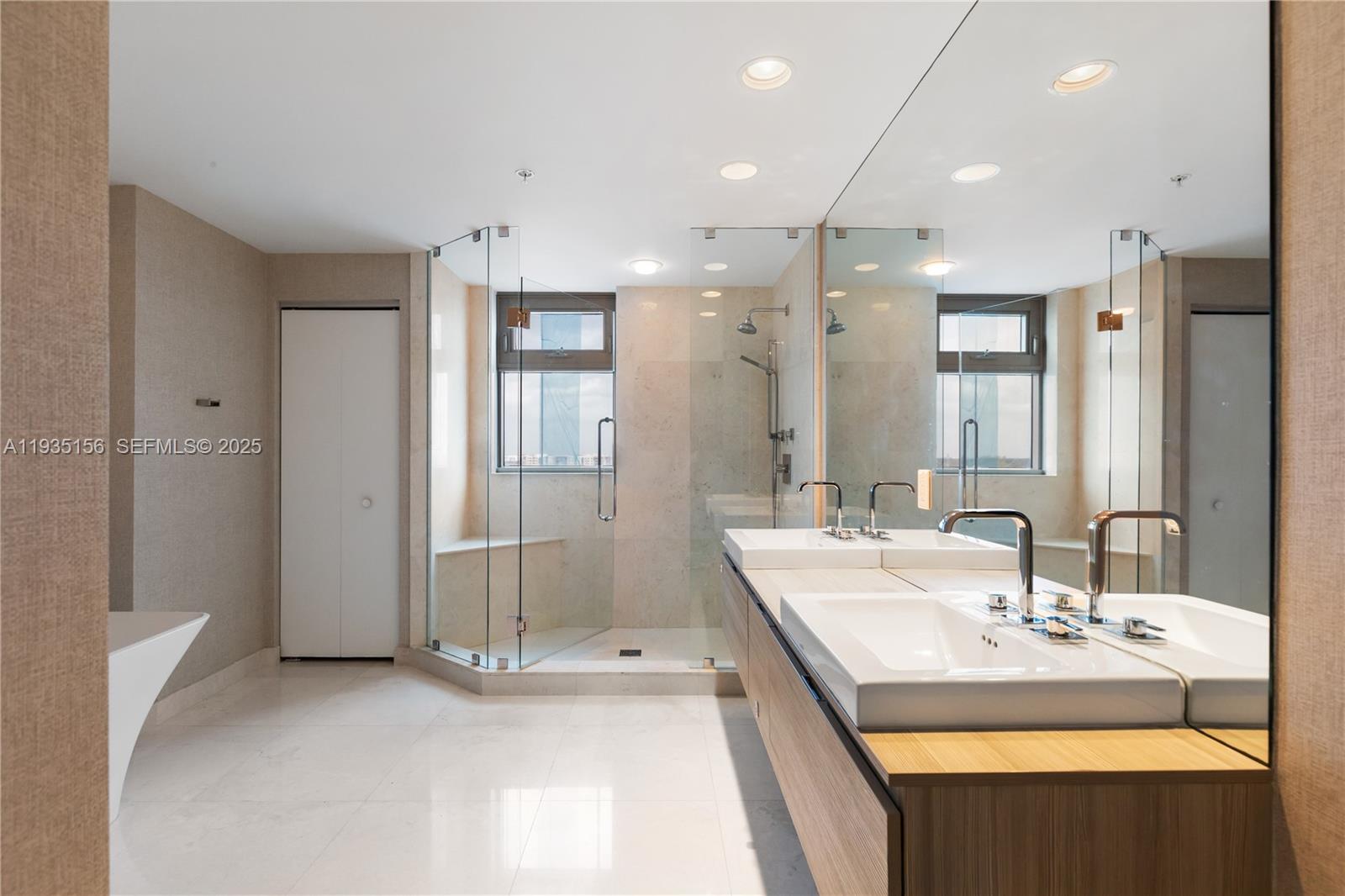 17301 Biscayne Blvd #908, North Miami Beach FL 33160