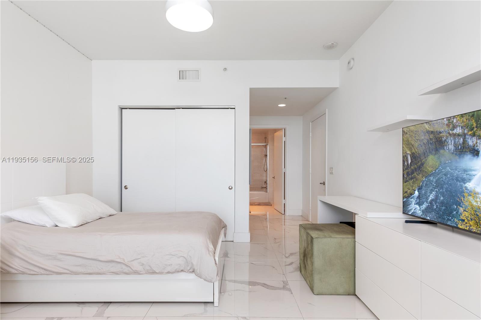 17301 Biscayne Blvd #908, North Miami Beach FL 33160