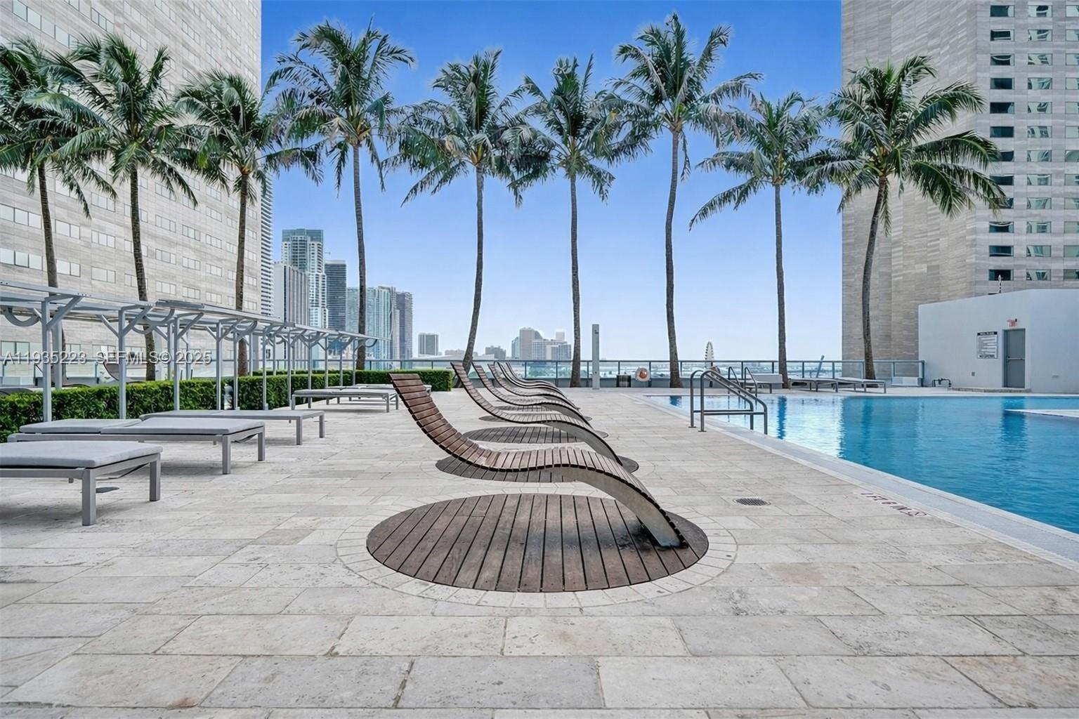 325 S Biscayne Blvd #14, Miami FL 33131