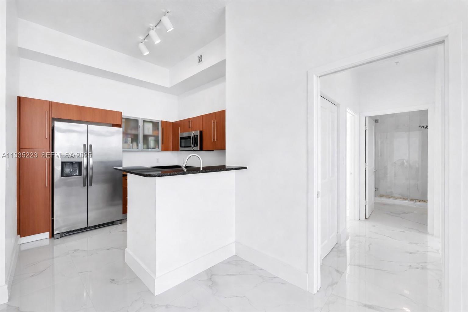 325 S Biscayne Blvd #14, Miami FL 33131