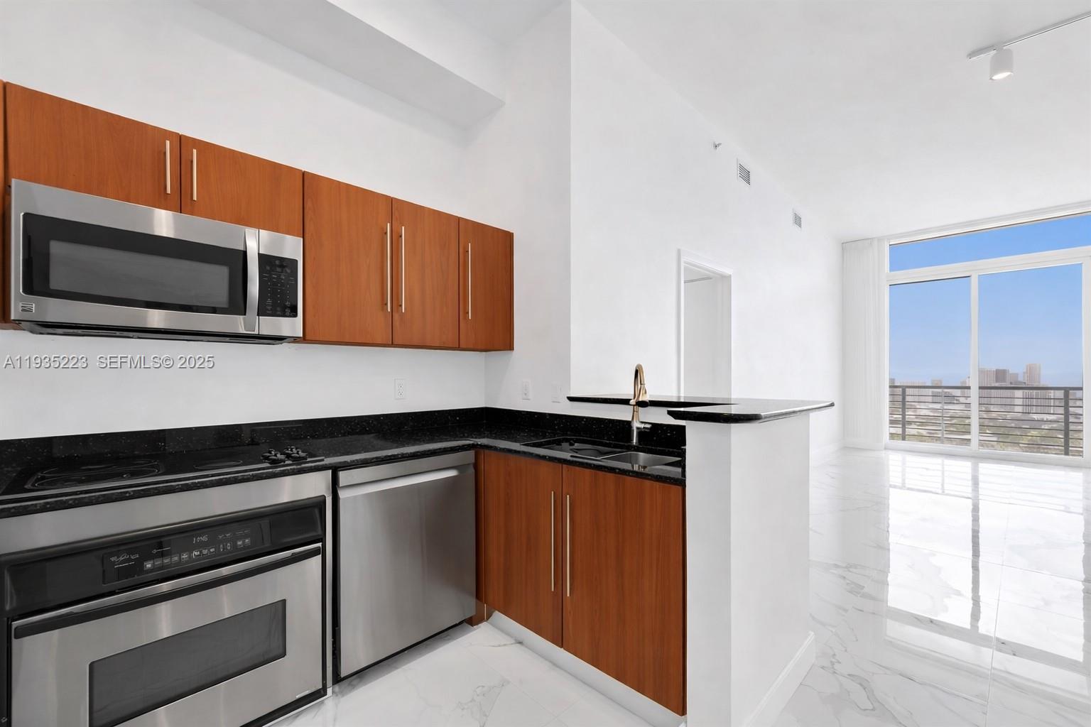 325 S Biscayne Blvd #14, Miami FL 33131