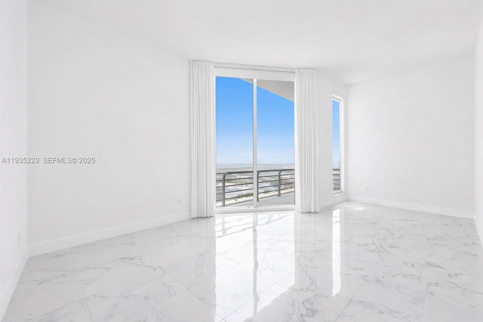 325 S Biscayne Blvd #14, Miami FL 33131