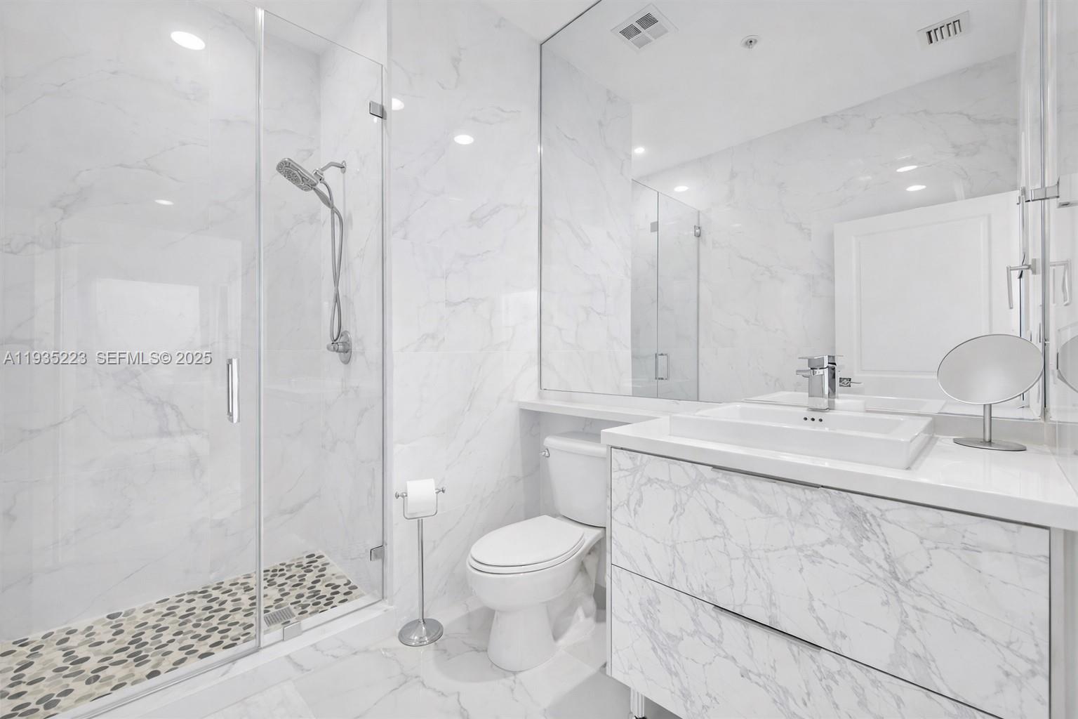 325 S Biscayne Blvd #14, Miami FL 33131